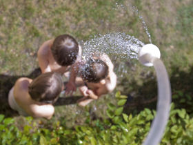 Sommerdusche im Freien;  Kita Duvenstedt