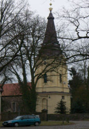 die Kirche von Hohen Neuendorf;  (BIBER) Schulen ans Netz
