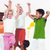 Coverausschnitt der DVD: tanzende Kinder