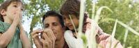 Familie in Natur © BRANDX / Jupiterimages
