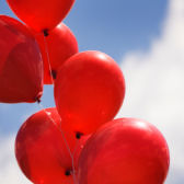 rote Luftballons; Quelle: iStockphoto