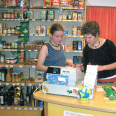 Verkauf im Weltladen;  GEPA The Fair Trade Company / A. Welsing